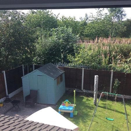 Stunning Homestay In Wolverhampton Bushbury Exterior photo