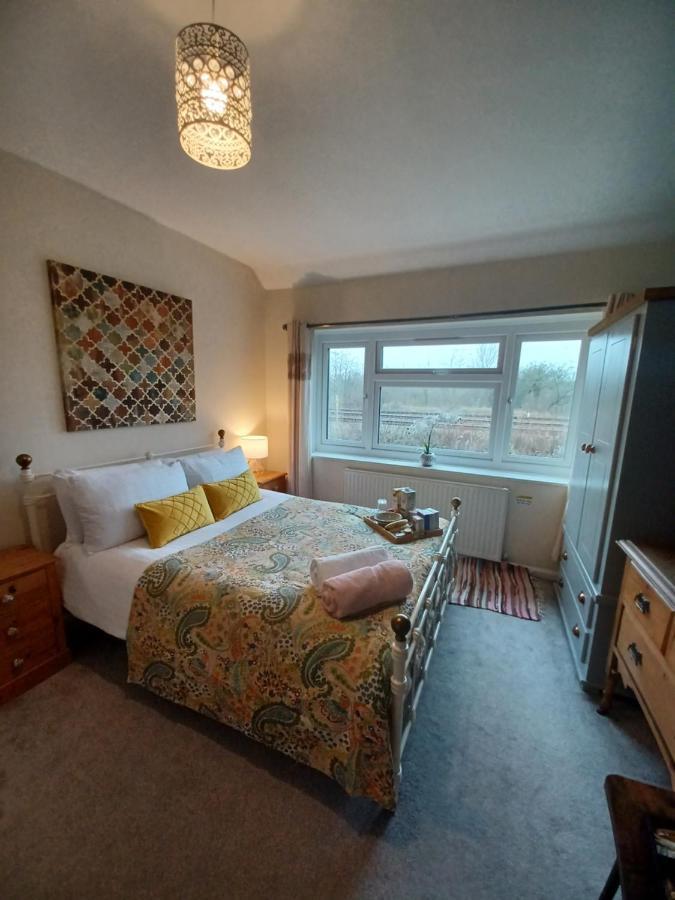 Stunning Homestay In Wolverhampton Bushbury Exterior photo