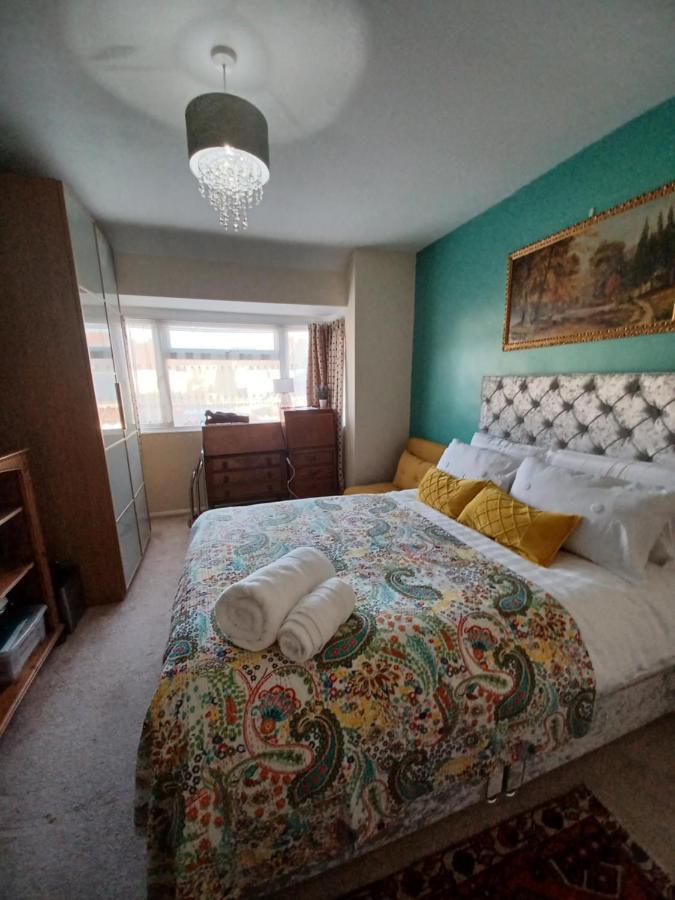 Stunning Homestay In Wolverhampton Bushbury Exterior photo
